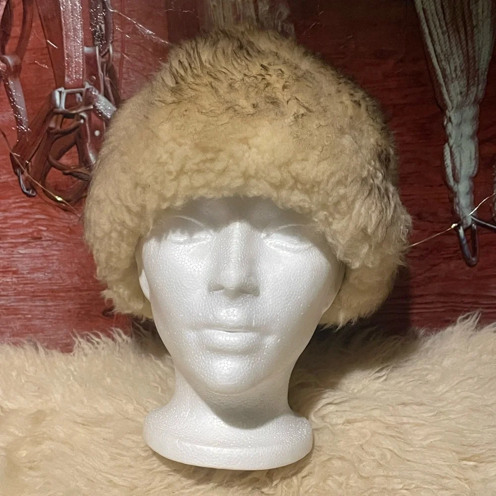 Shearling hat - Picture 1 of 4